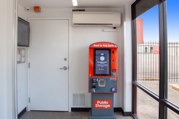 Storage Units at Public Storage - Richardson - 500 E Arapaho Road - 500 E Arapaho Road