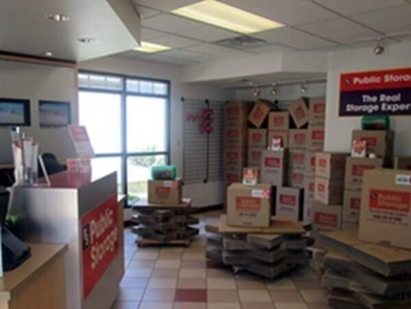 Facility photo: //images.sparefoot.com/medium/213637687ceae5d51b4.jpg