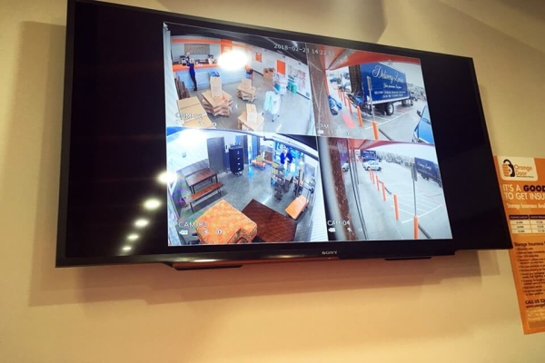 Facility photo: //images.sparefoot.com/medium/2136396890b33741ba7.jpg