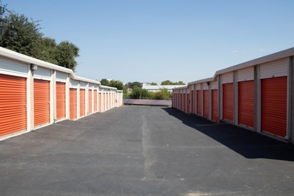 Storage Units at Public Storage - San Antonio - 13800 Nacogdoches Road - 13800 Nacogdoches Road