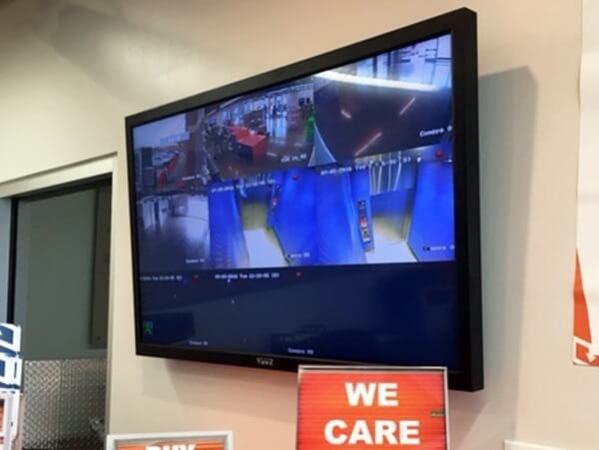 Facility photo: //images.sparefoot.com/medium/21364169568308c1fa3.jpg