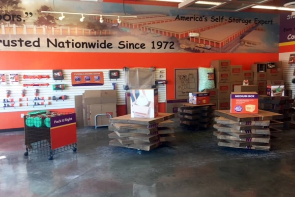 Storage Units at Public Storage - Glendale - 5500 San Fernando Rd - 5500 San Fernando Rd