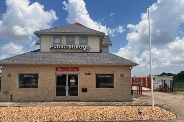Storage Units at Public Storage - League City - 1250 W. League City Pkwy - 1250 W. League City Pkwy