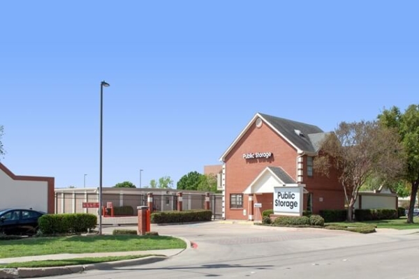 Facility photo: //images.sparefoot.com/medium/2136546a033066476b5.jpg