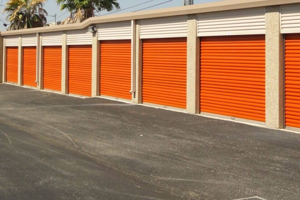 Facility photo: //images.sparefoot.com/medium/2136586884d446a9ce2.jpg
