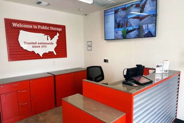 Facility photo: //images.sparefoot.com/medium/2136586884d447cc952.jpg