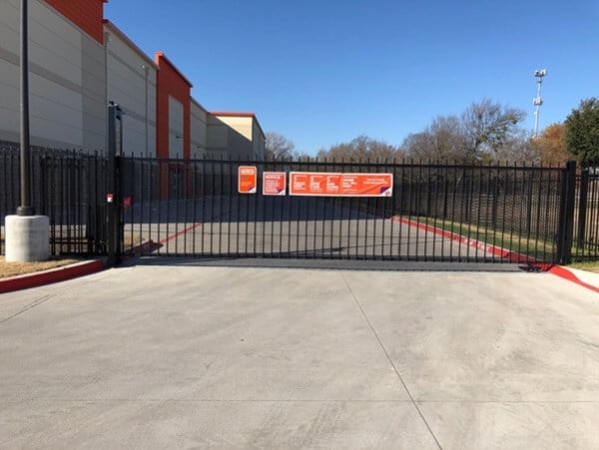 Storage Units at Public Storage - Frisco - 13391 Custer Rd - 13391 Custer Rd