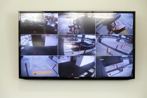 Facility photo: //images.sparefoot.com/medium/213672693c26cbd016a.jpg