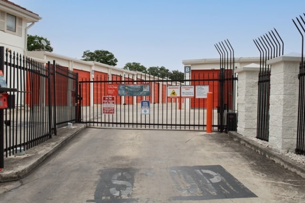 Storage Units at Public Storage - San Antonio - 7234 Blanco Road - 7234 Blanco Road