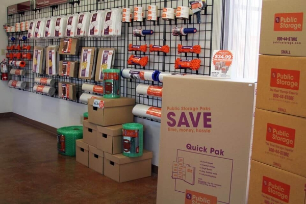 Facility photo: //images.sparefoot.com/medium/2136756966537166a2b.jpg