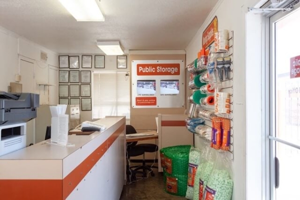 Facility photo: //images.sparefoot.com/medium/213677686682f19b5c6.jpg