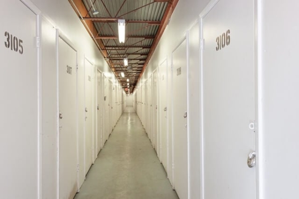 Facility photo: //images.sparefoot.com/medium/2136776884d3fc9dfdf.jpg