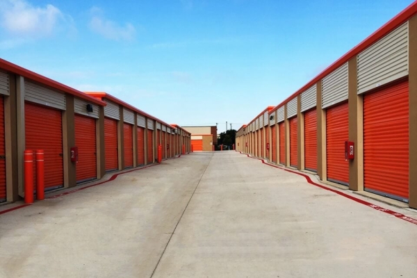 Storage Units at Public Storage - Plano - 2104 Hedgcoxe Rd - 2104 Hedgcoxe Rd