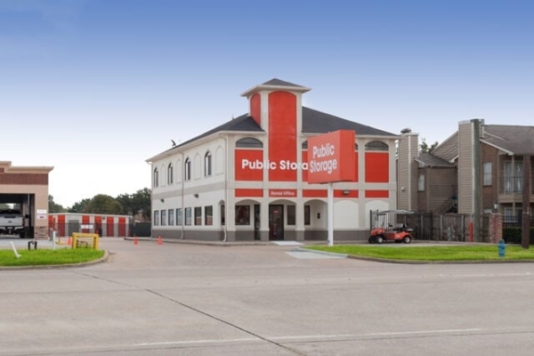 Facility photo: //images.sparefoot.com/medium/213682687b9cf7b0604.jpg