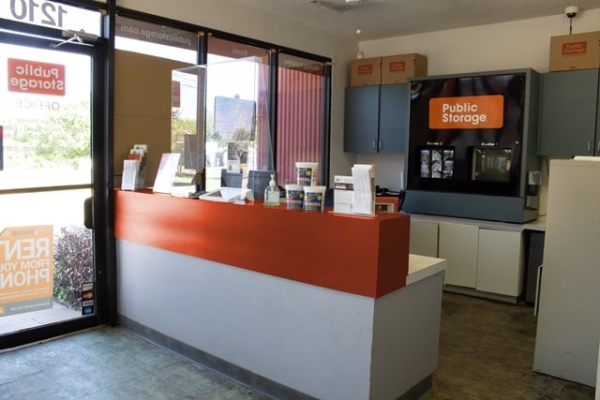 Facility photo: //images.sparefoot.com/medium/213683693c2744af74f.jpg