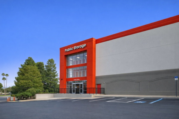 Facility photo: //images.sparefoot.com/medium/213684698f2ef20c413.jpg