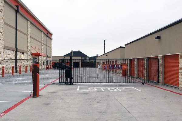 Facility photo: //images.sparefoot.com/medium/2136866880dfd7dacde.jpg