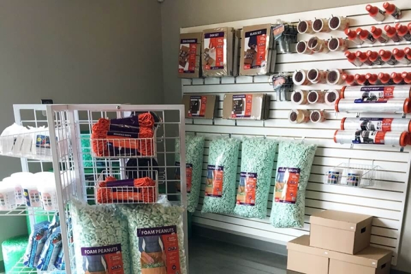 Facility photo: //images.sparefoot.com/medium/213686696a47e369fa8.jpg