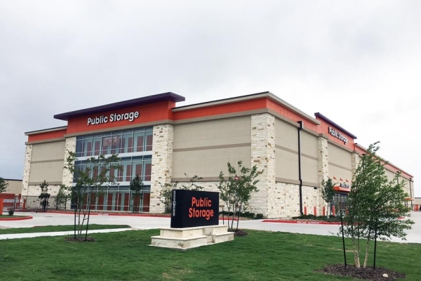 Facility photo: //images.sparefoot.com/medium/21368669e235b1f1e5b.jpg