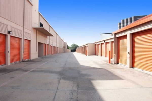 Storage Units at Public Storage - Dallas - 7568 Greenville Ave - 7568 Greenville Ave