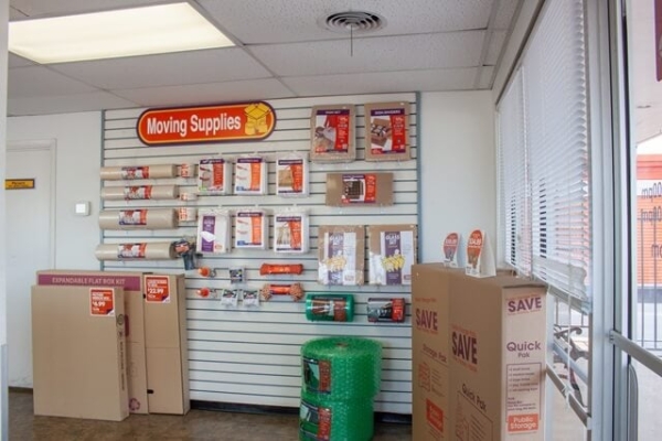 Facility photo: //images.sparefoot.com/medium/21369469440c9674090.jpg