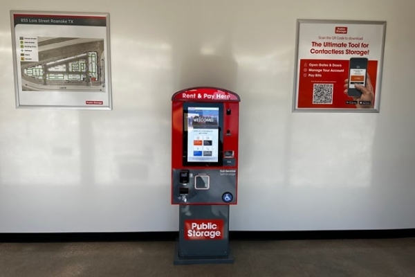 Facility photo: //images.sparefoot.com/medium/213696695bcc162b9f9.jpg