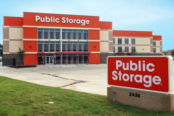 Facility photo: //images.sparefoot.com/medium/21370069f4a9b5c8f0b.jpg