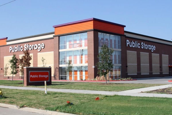 Facility photo: //images.sparefoot.com/medium/213702688cbd4e4bf0e.jpg