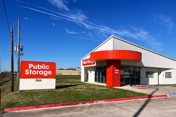 Storage Units at Public Storage - Houston - 7255 Highway 6 South - 7255 Highway 6 South