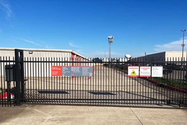 Storage Units at Public Storage - Houston - 7255 Highway 6 South - 7255 Highway 6 South