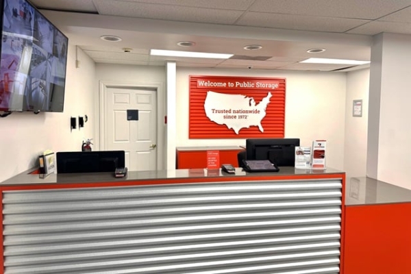 Facility photo: //images.sparefoot.com/medium/2137096956830c96ed2.jpg