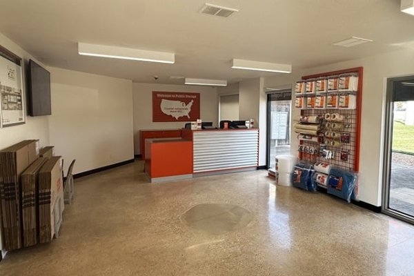 Facility photo: //images.sparefoot.com/medium/21371269908380a151f.jpg