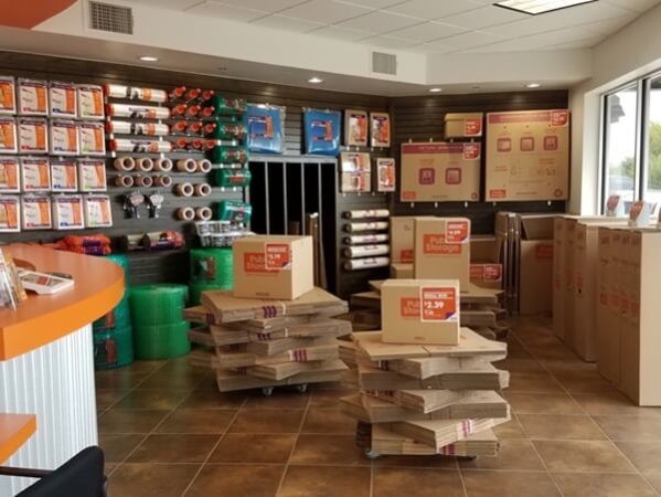 Facility photo: //images.sparefoot.com/medium/213716688cbe1367706.jpg