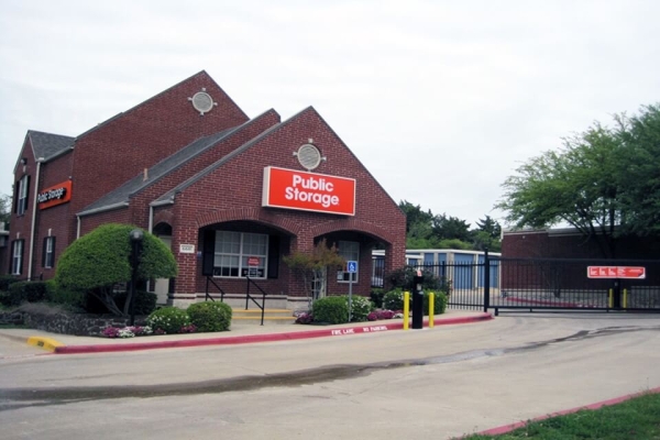 Facility photo: //images.sparefoot.com/medium/2137176878f74a2c580.jpg