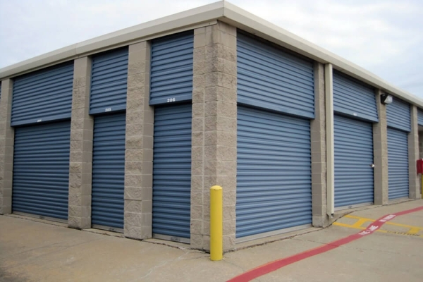 Facility photo: //images.sparefoot.com/medium/2137176878f74b76e88.jpg