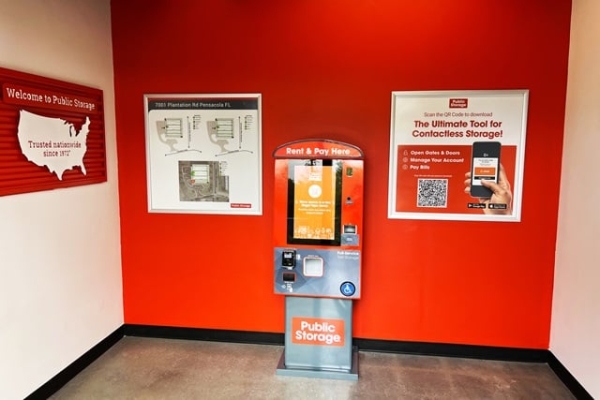 Facility photo: //images.sparefoot.com/medium/213718692c513677aea.jpg