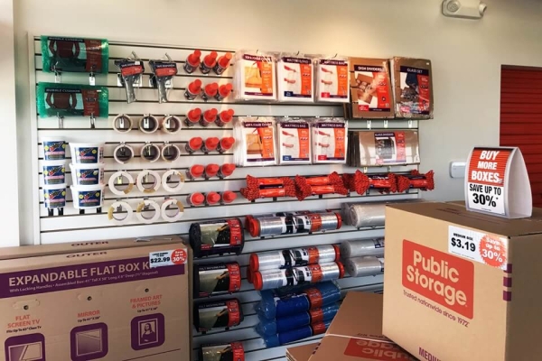 Facility photo: //images.sparefoot.com/medium/213721690212f6f3db7.jpg