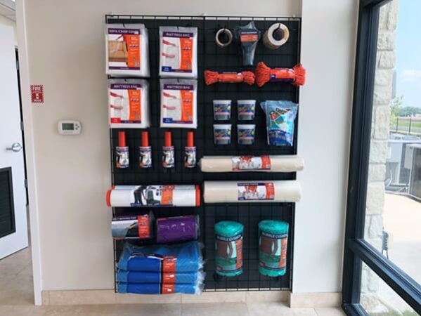 Facility photo: //images.sparefoot.com/medium/21373069e386966b4b0.jpg