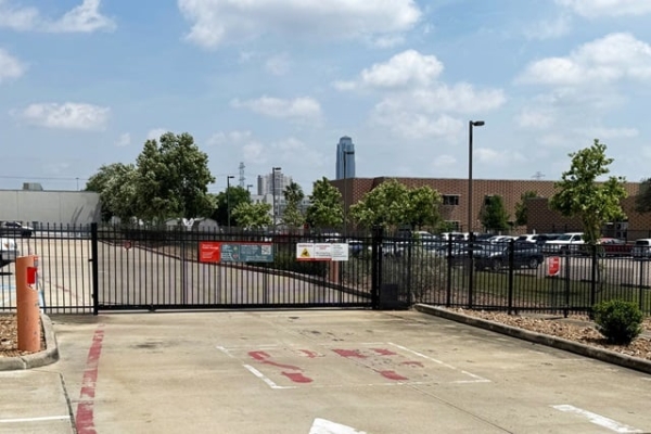Storage Units at Public Storage - Houston - 5200 Gulfton St - 5200 Gulfton St