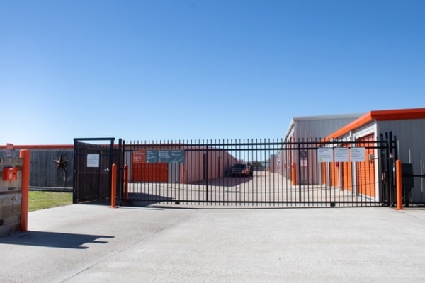 Facility photo: //images.sparefoot.com/medium/2137336880dfec9368d.jpg
