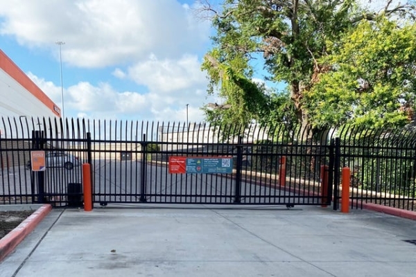 Storage Units at Public Storage - Houston - 5323 Milwee Street - 5323 Milwee Street