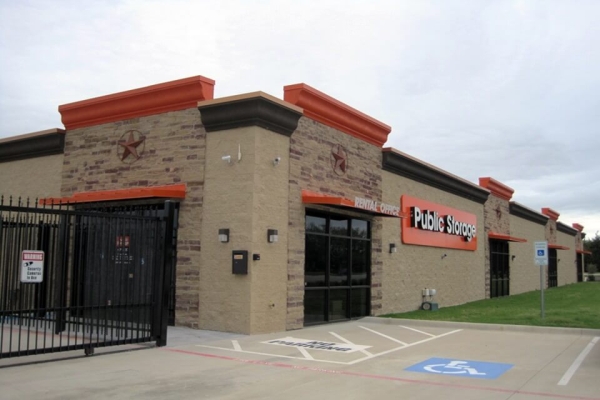 Facility photo: //images.sparefoot.com/medium/2137356878f8381d131.jpg