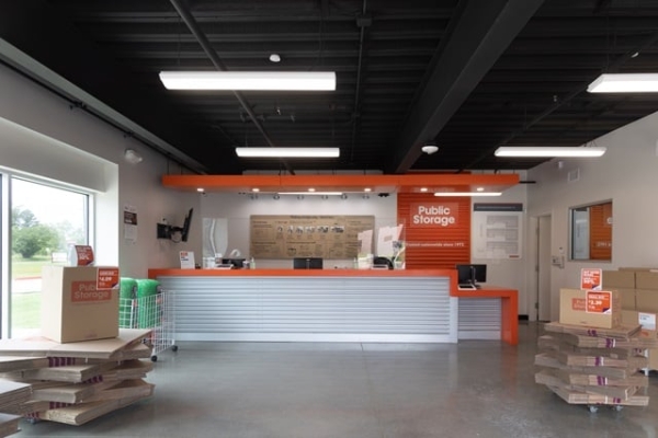 Facility photo: //images.sparefoot.com/medium/213740689b3dae9736b.jpg