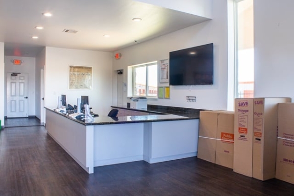 Facility photo: //images.sparefoot.com/medium/213743689de166a2a2f.jpg
