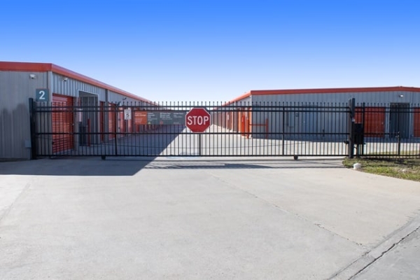 Facility photo: //images.sparefoot.com/medium/2137436957d3214949f.jpg