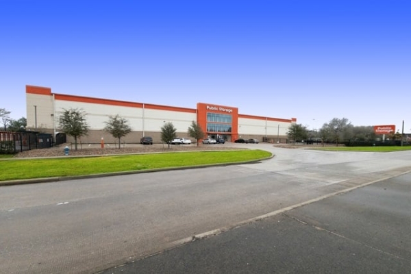 Storage Units at Public Storage - Houston - 10200 S Main St - 10200 S Main St