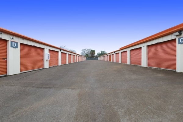 Storage Units at Public Storage - Houston - 10200 S Main St - 10200 S Main St