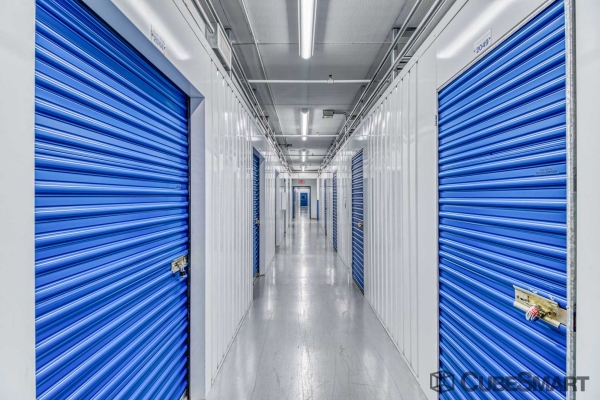 Storage Units at CubeSmart Self Storage - Orlando - 7400 Colonial Dr. - 7400 West Colonial Drive