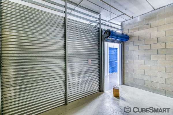 Storage Units at CubeSmart Self Storage - Orlando - 7400 Colonial Dr. - 7400 West Colonial Drive