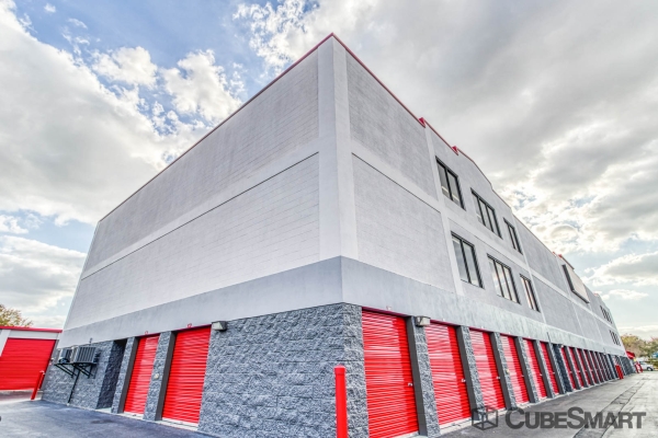 Storage Units at CubeSmart Self Storage - Orlando - 7400 Colonial Dr. - 7400 West Colonial Drive